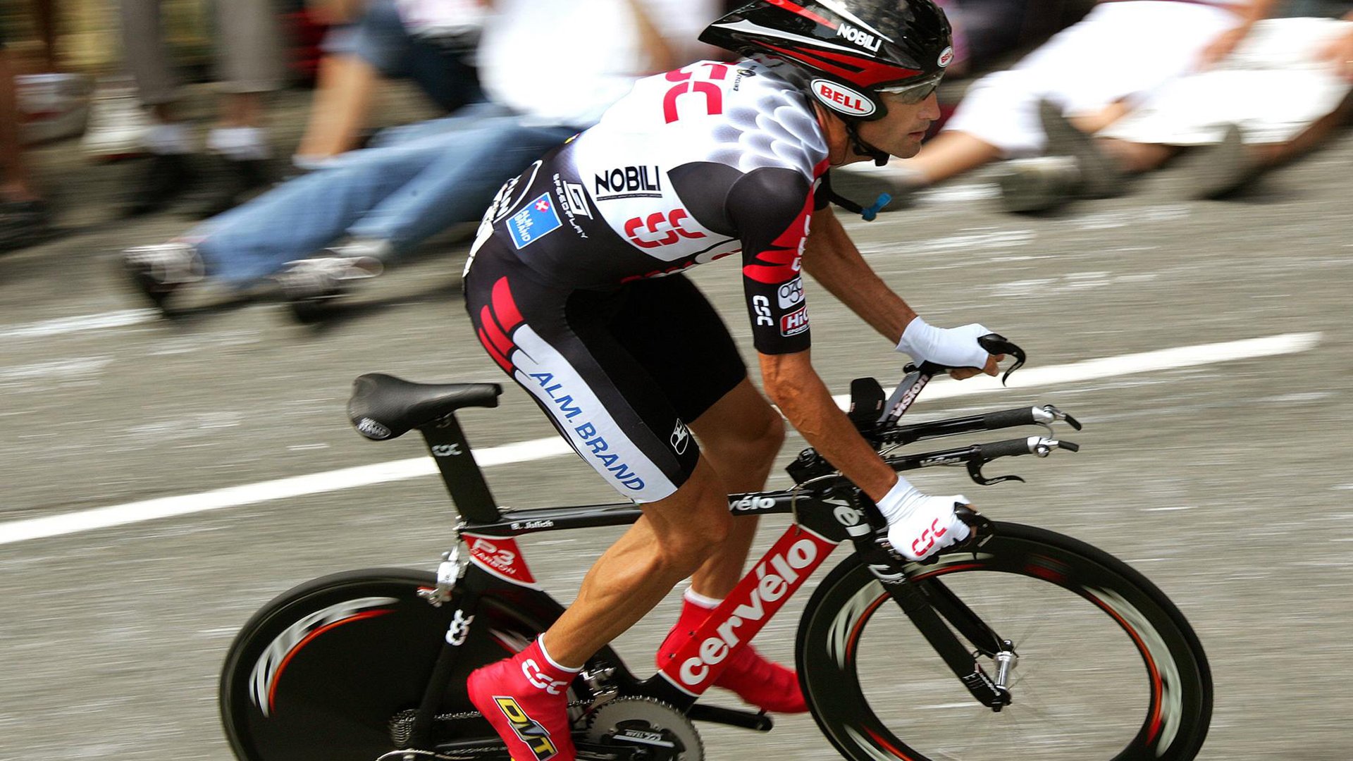 广东队战术压制快船,乔治成为胜负手,一场跨越篮球文化的战术对话