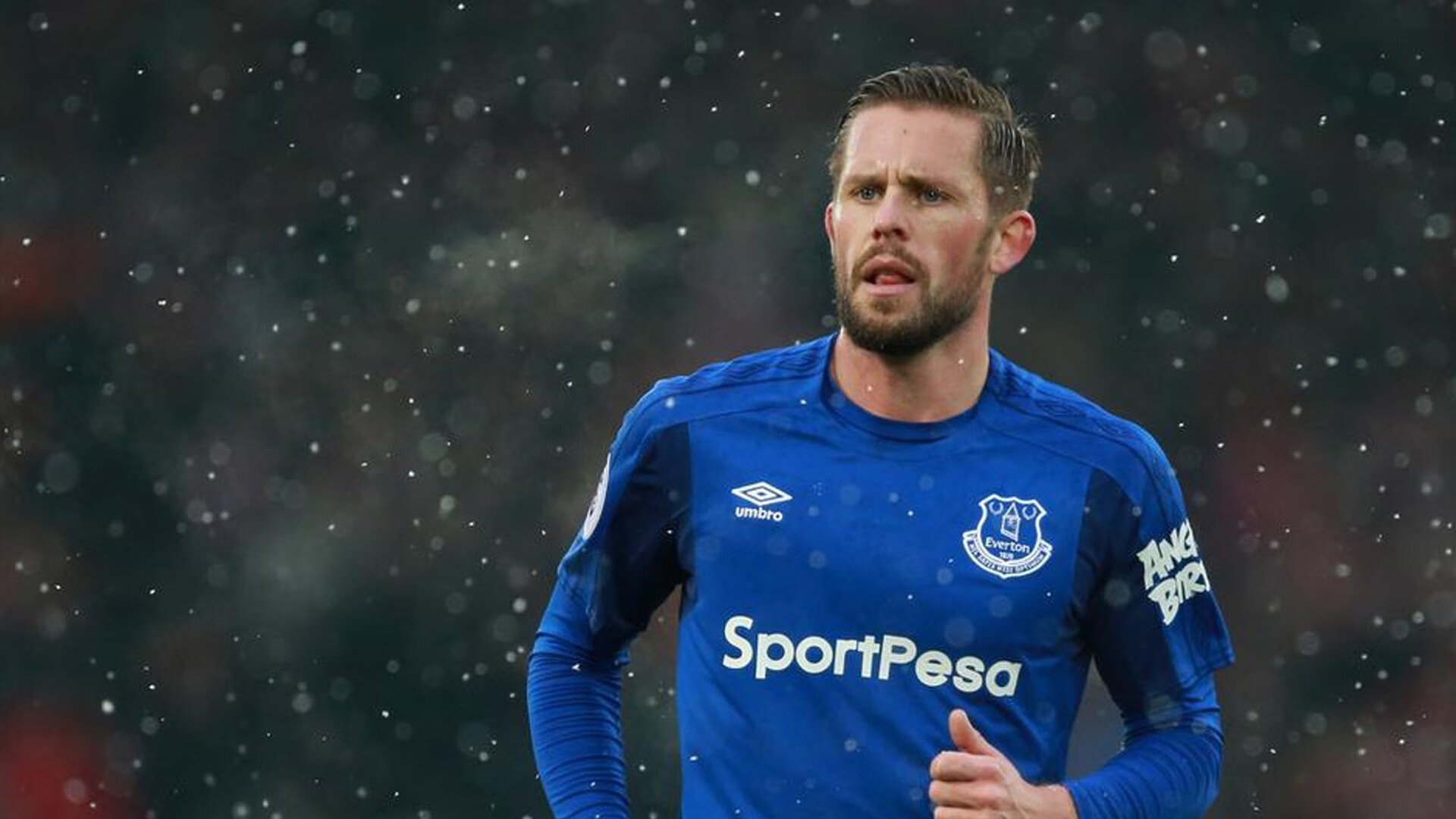 欧冠决赛之夜，杜兰特防守端锁死对手，跨界传奇的防守艺术